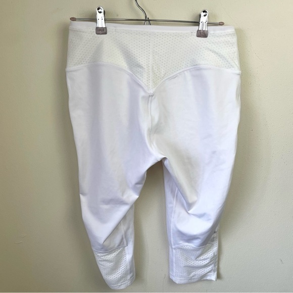 Gymshark Pulse Cropped Legging‎ - Picture 3 of 7